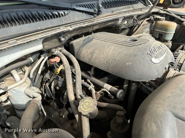 image for item MS9847 2001 Chevrolet  Suburban K1500 SUV