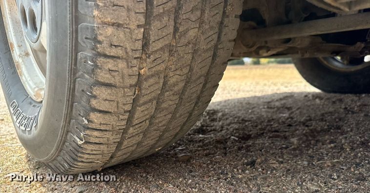 image for item MS9847 2001 Chevrolet  Suburban K1500 SUV