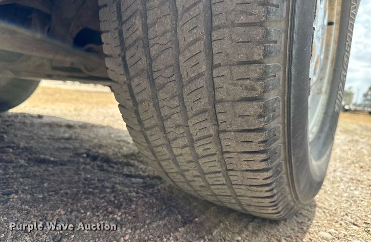 image for item MS9847 2001 Chevrolet  Suburban K1500 SUV