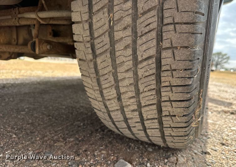 image for item MS9847 2001 Chevrolet  Suburban K1500 SUV