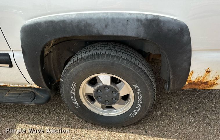 image for item MS9847 2001 Chevrolet  Suburban K1500 SUV