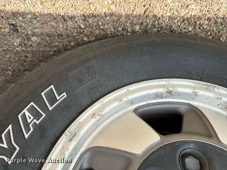 image for item MS9847 2001 Chevrolet  Suburban K1500 SUV