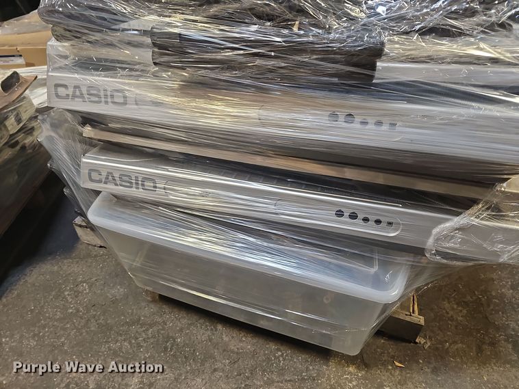 image for item NI9331 (18) Casio keyboards 