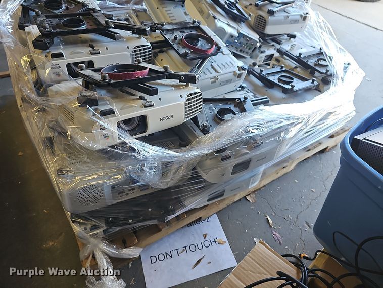 image for item NI9334 (32) projectors