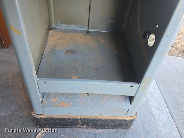 image for item NI9348 Shop equipment 