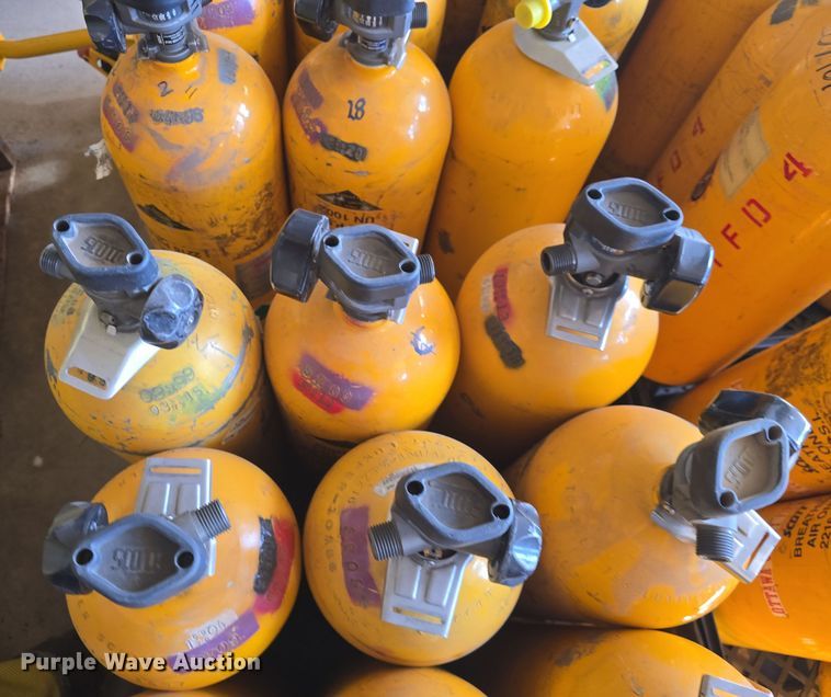 image for item NI9356 Approximately 38 oxygen tanks
