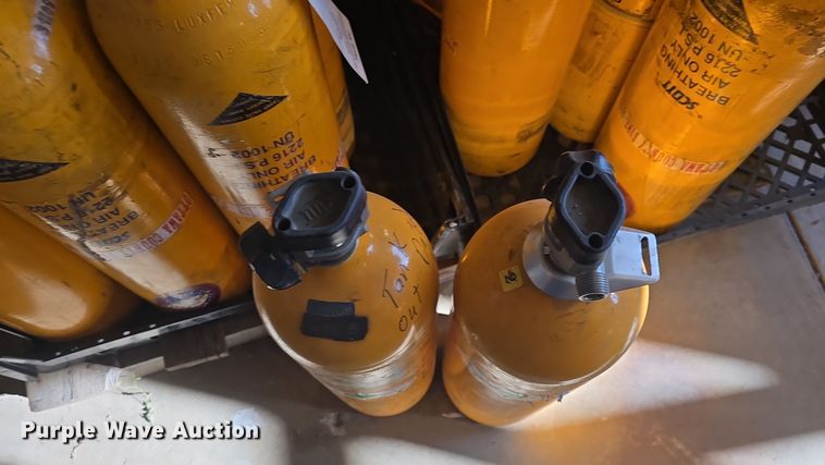 image for item NI9356 Approximately 38 oxygen tanks