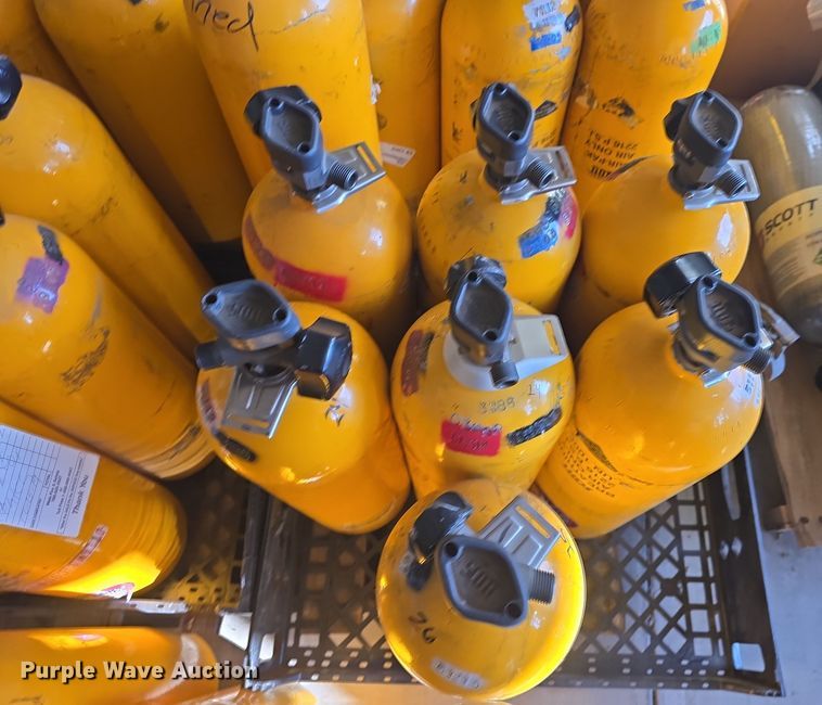 image for item NI9356 Approximately 38 oxygen tanks