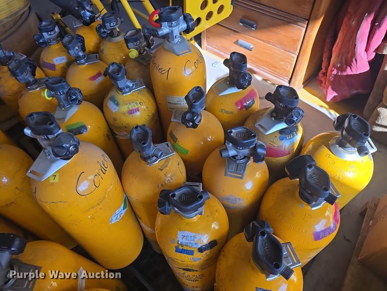 image for item NI9356 Approximately 38 oxygen tanks