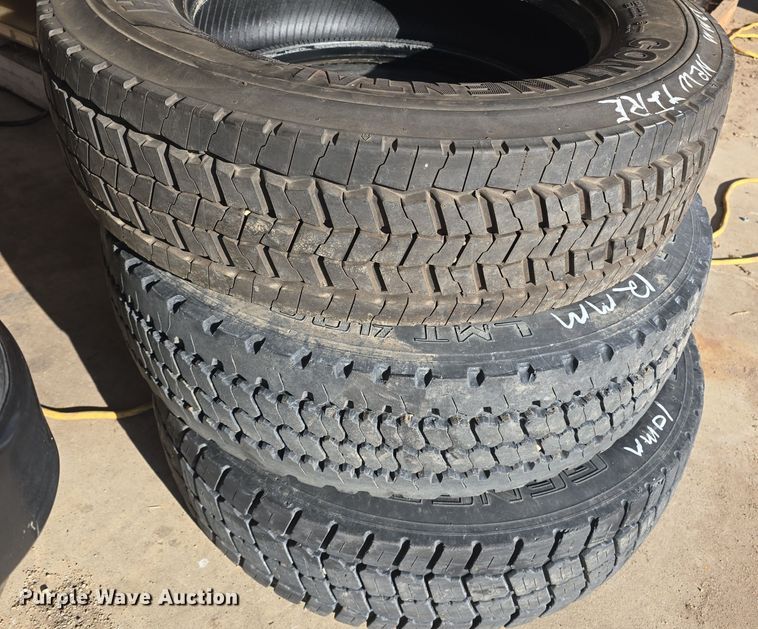 image for item NI9359 (7) 225/70R19.5 tires