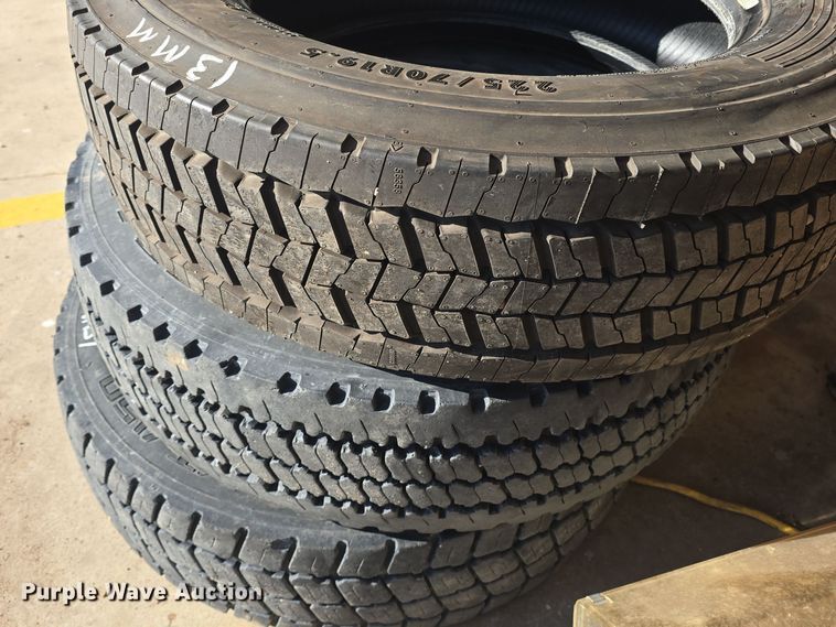 image for item NI9359 (7) 225/70R19.5 tires