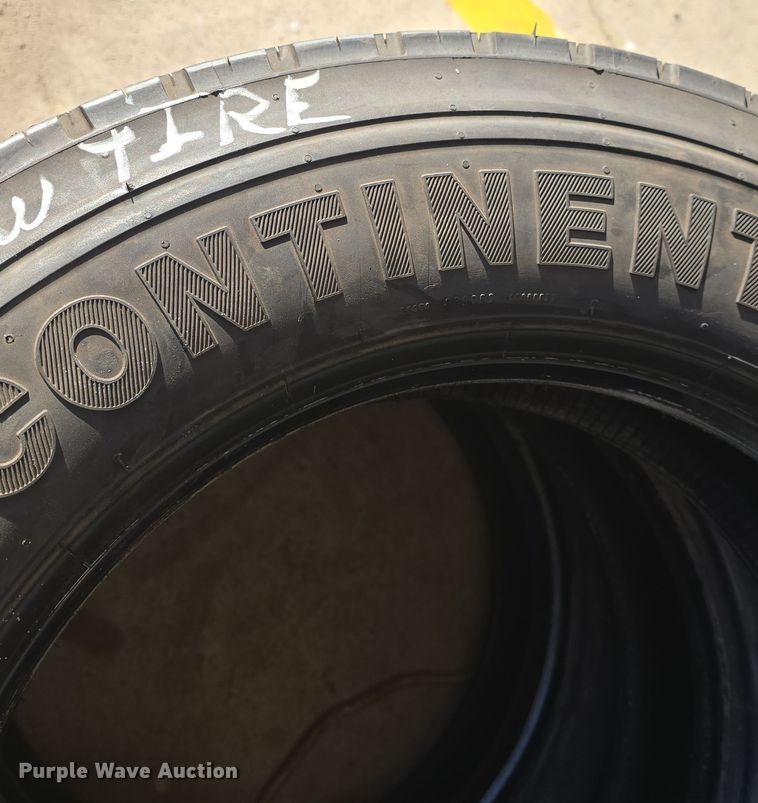 image for item NI9359 (7) 225/70R19.5 tires