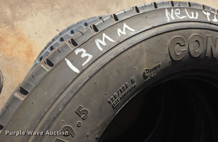 image for item NI9359 (7) 225/70R19.5 tires