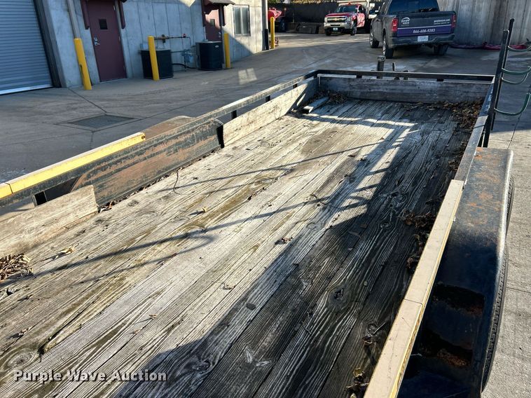 image for item NJ9631 2001 Trailer Express utility trailer