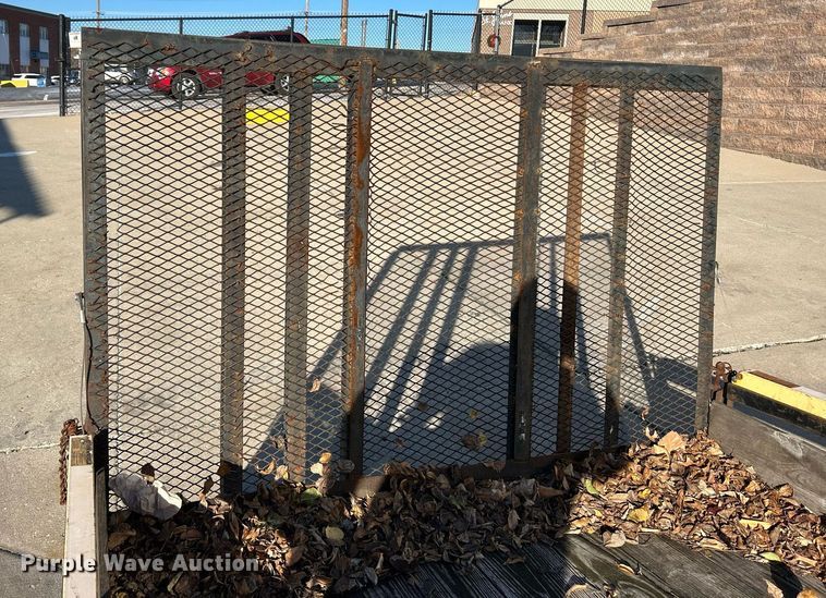 image for item NJ9631 2001 Trailer Express utility trailer