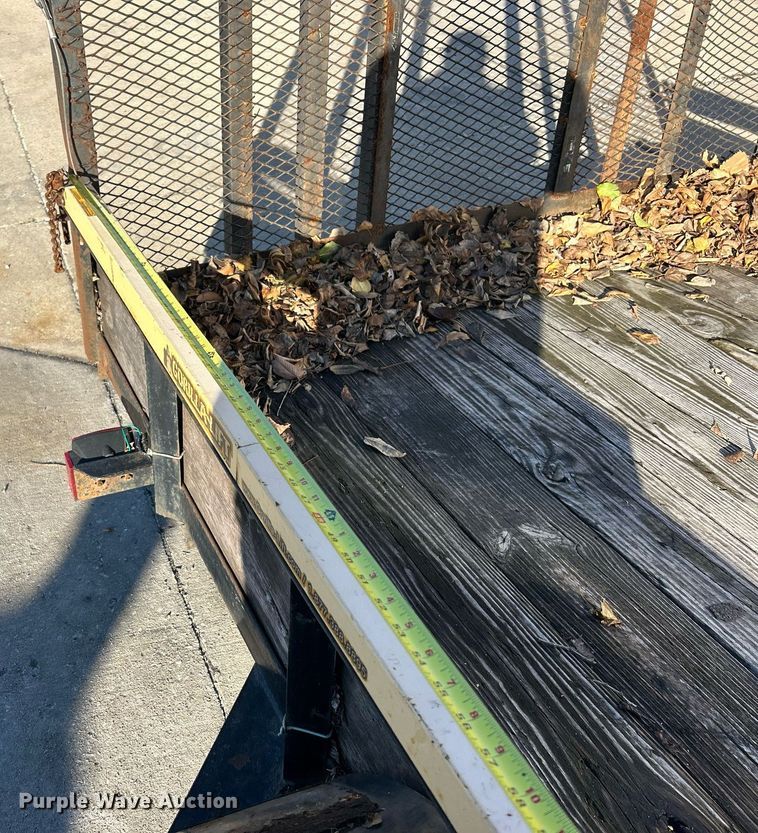 image for item NJ9631 2001 Trailer Express utility trailer