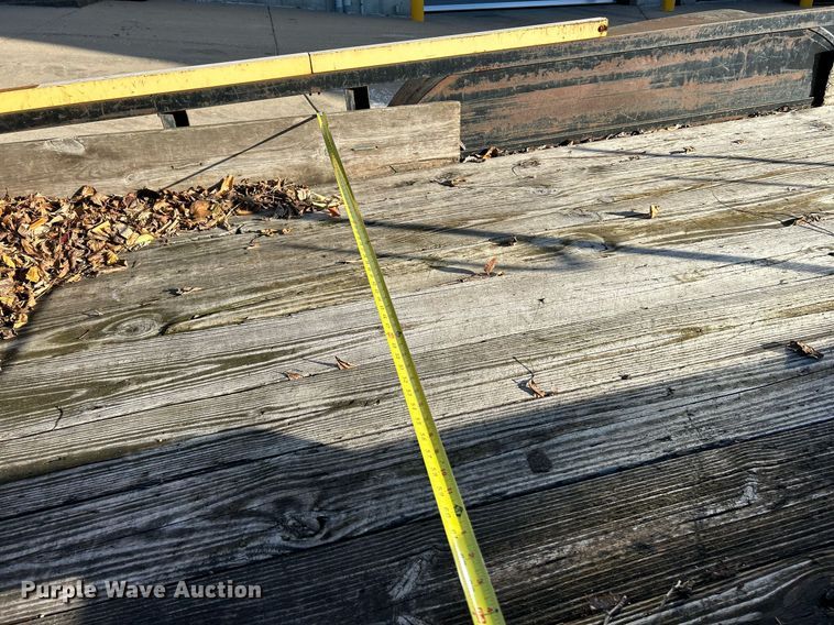 image for item NJ9631 2001 Trailer Express utility trailer