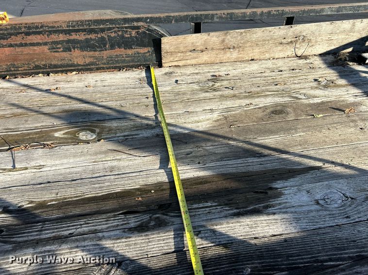 image for item NJ9631 2001 Trailer Express utility trailer