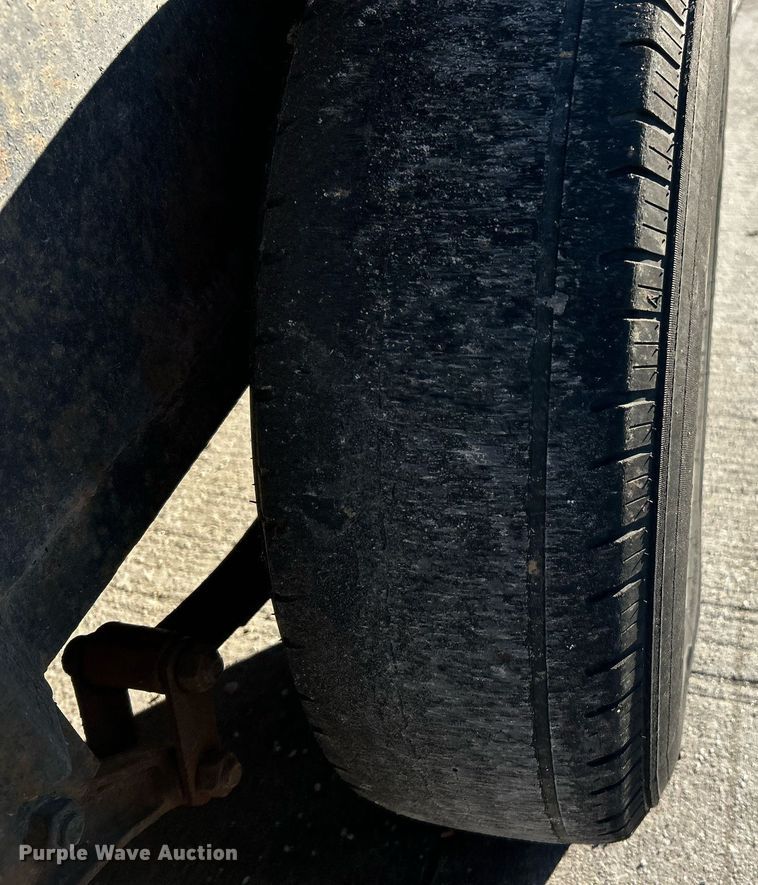 image for item NJ9631 2001 Trailer Express utility trailer