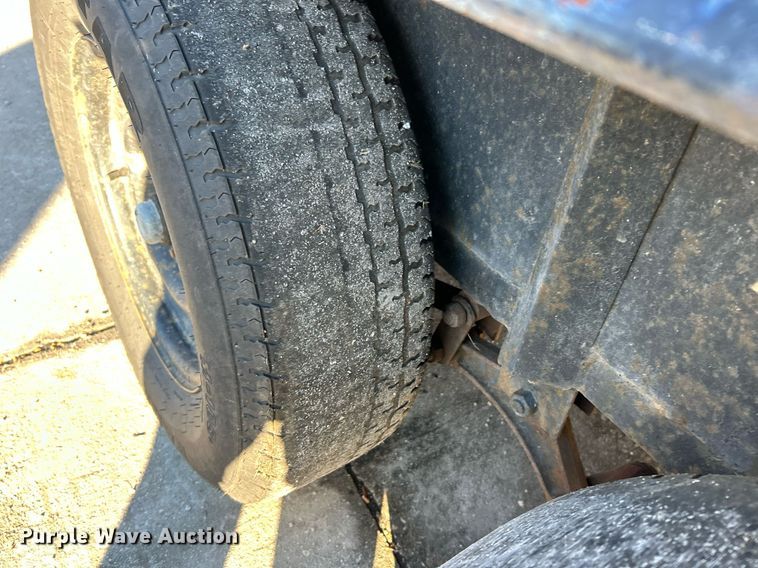 image for item NJ9631 2001 Trailer Express utility trailer