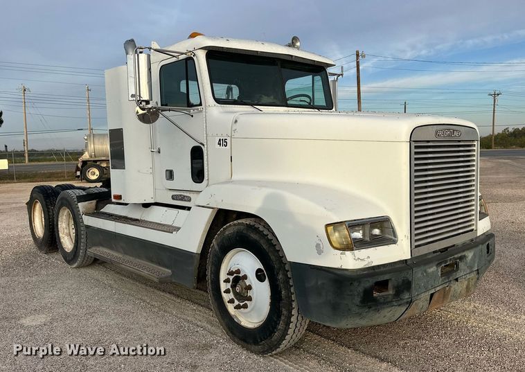 image for item NQ9123 1995 Freightliner semi truck