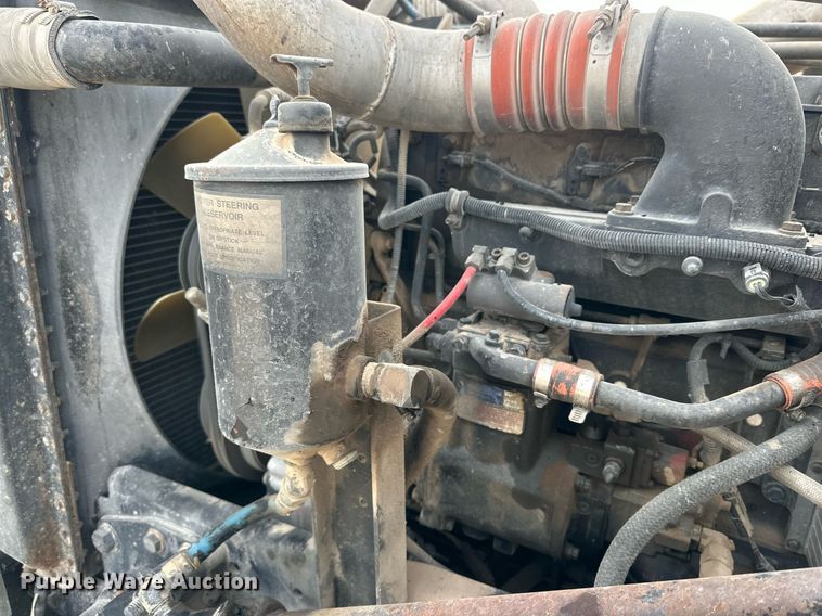 image for item NQ9123 1995 Freightliner semi truck