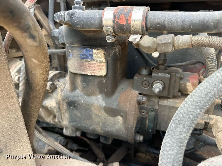 image for item NQ9123 1995 Freightliner semi truck