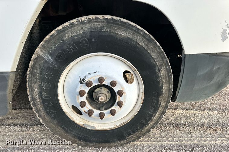 image for item NQ9123 1995 Freightliner semi truck