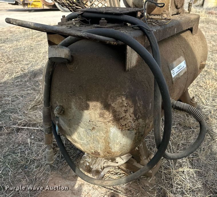 image for item NQ9141 (2) air compressors