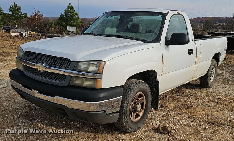 image for item OJ9175 2004 Chevrolet Silverado 1500 pickup truck