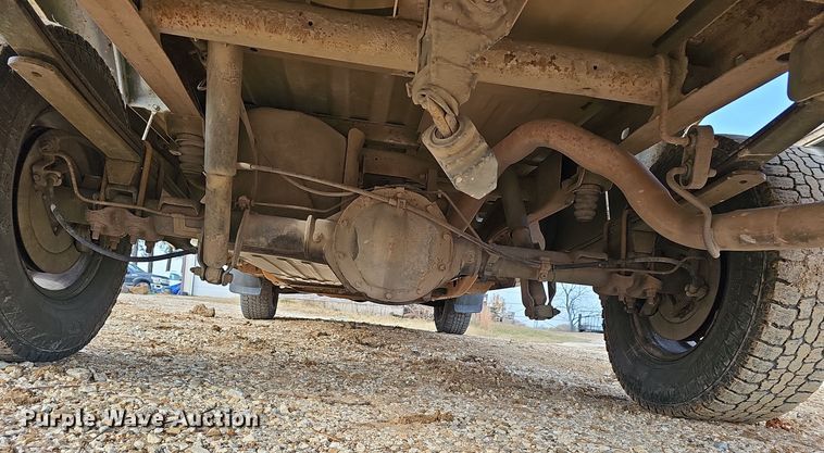 image for item OJ9175 2004 Chevrolet Silverado 1500 pickup truck