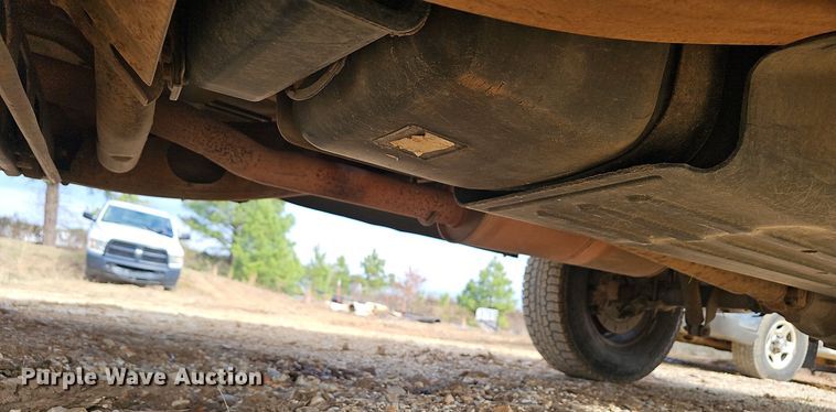 image for item OJ9175 2004 Chevrolet Silverado 1500 pickup truck