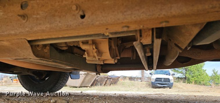 image for item OJ9175 2004 Chevrolet Silverado 1500 pickup truck