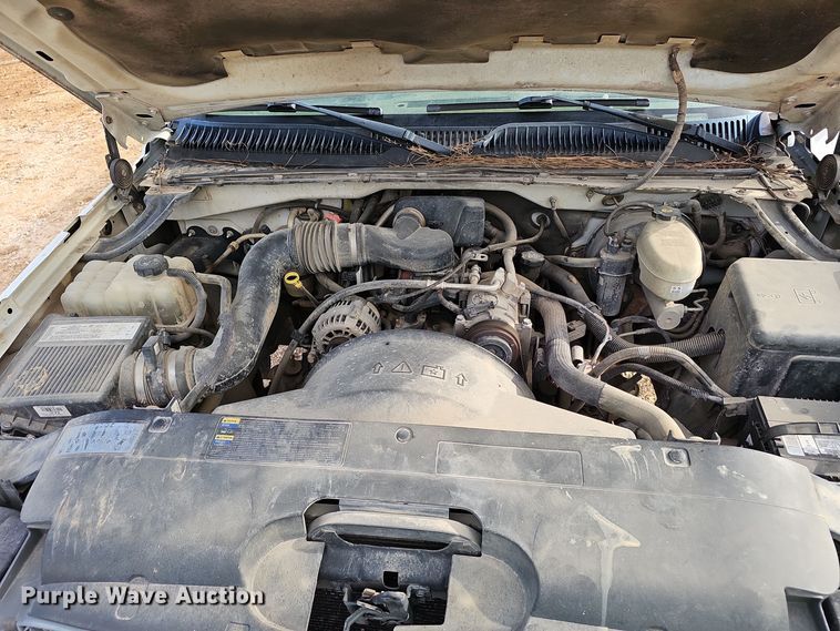 image for item OJ9175 2004 Chevrolet Silverado 1500 pickup truck