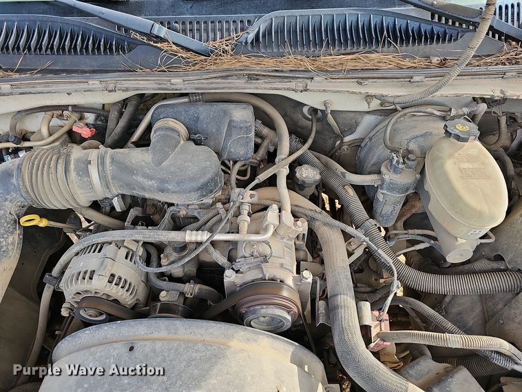 image for item OJ9175 2004 Chevrolet Silverado 1500 pickup truck