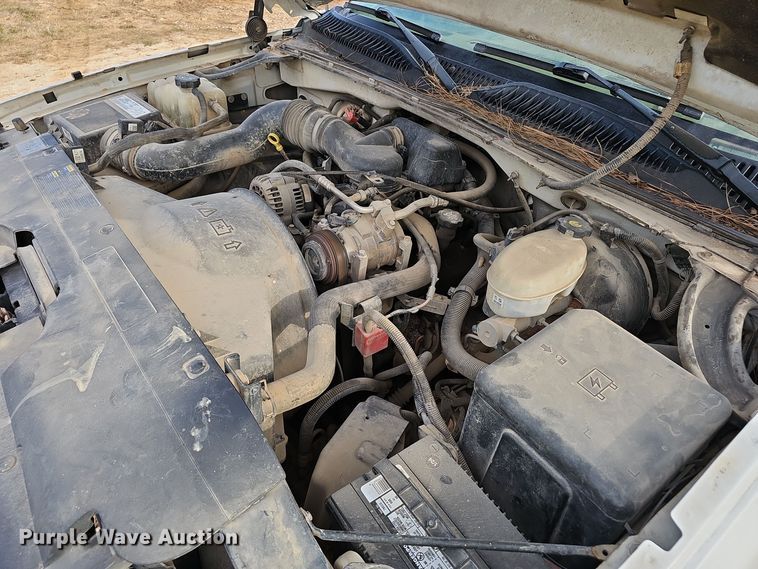 image for item OJ9175 2004 Chevrolet Silverado 1500 pickup truck