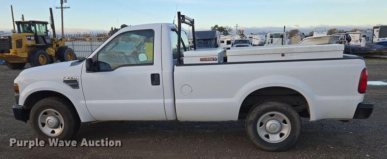image for item YA0273 2008 Ford F250 Super Duty XL pickup truck