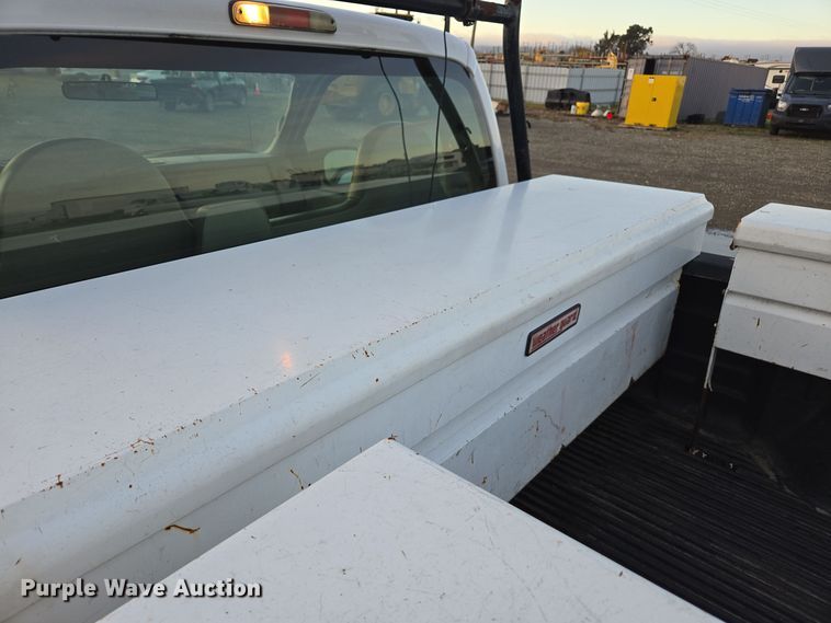 image for item YA0273 2008 Ford F250 Super Duty XL pickup truck