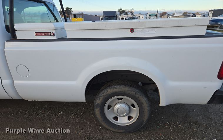 image for item YA0273 2008 Ford F250 Super Duty XL pickup truck