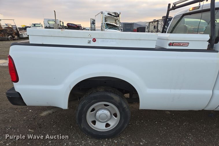 image for item YA0273 2008 Ford F250 Super Duty XL pickup truck