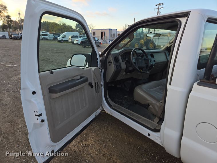 image for item YA0273 2008 Ford F250 Super Duty XL pickup truck