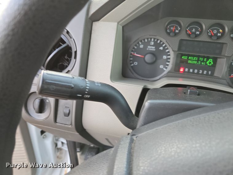 image for item YA0273 2008 Ford F250 Super Duty XL pickup truck