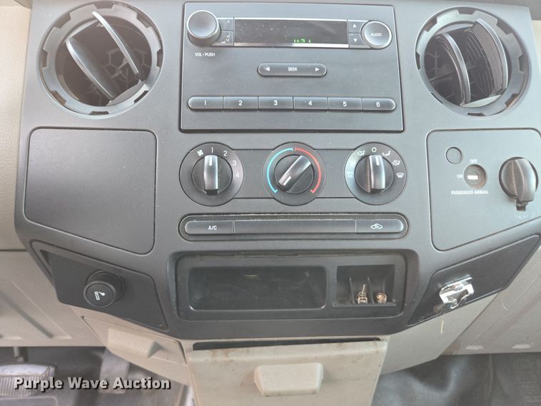 image for item YA0273 2008 Ford F250 Super Duty XL pickup truck