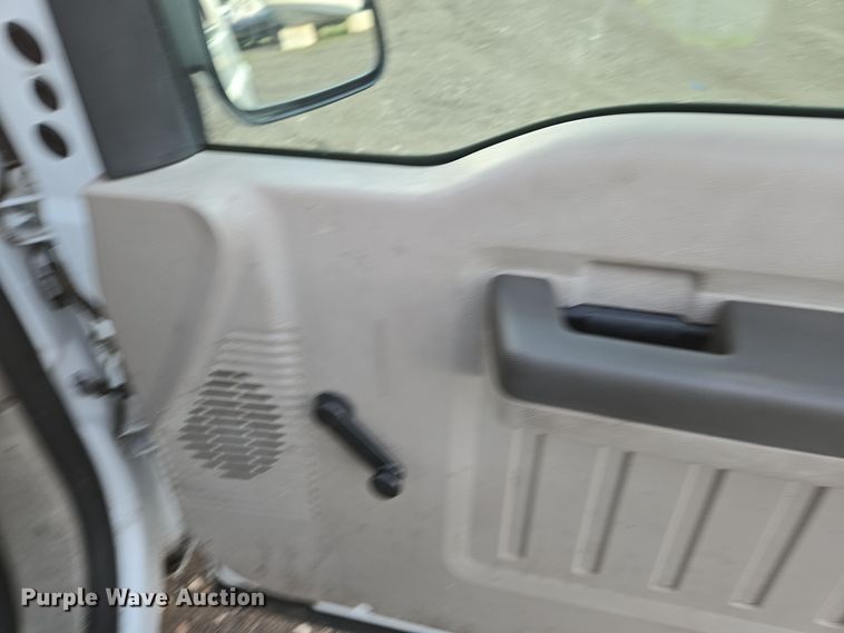 image for item YA0273 2008 Ford F250 Super Duty XL pickup truck