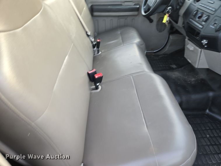 image for item YA0273 2008 Ford F250 Super Duty XL pickup truck