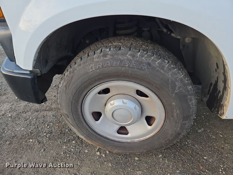 image for item YA0273 2008 Ford F250 Super Duty XL pickup truck