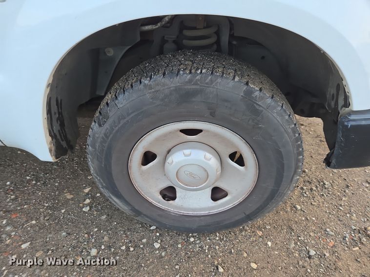 image for item YA0273 2008 Ford F250 Super Duty XL pickup truck