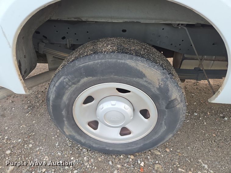 image for item YA0273 2008 Ford F250 Super Duty XL pickup truck