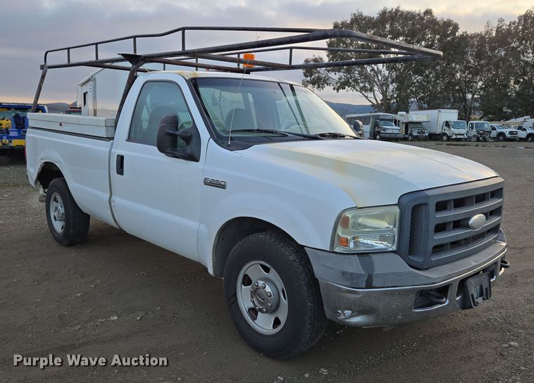 image for item YA0274 2005 Ford F250 Super Duty XL pickup truck