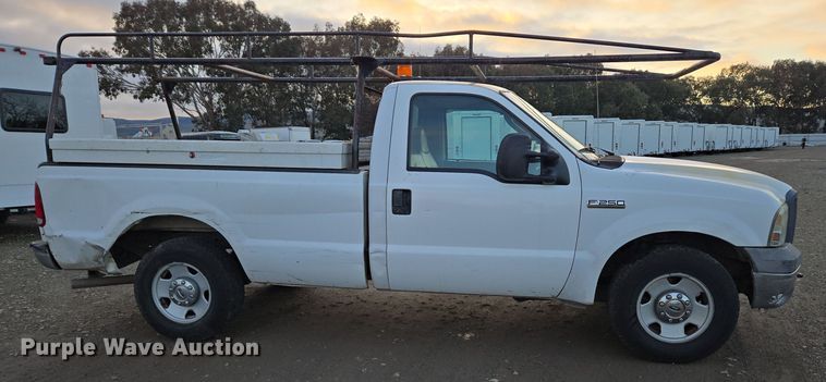 image for item YA0274 2005 Ford F250 Super Duty XL pickup truck